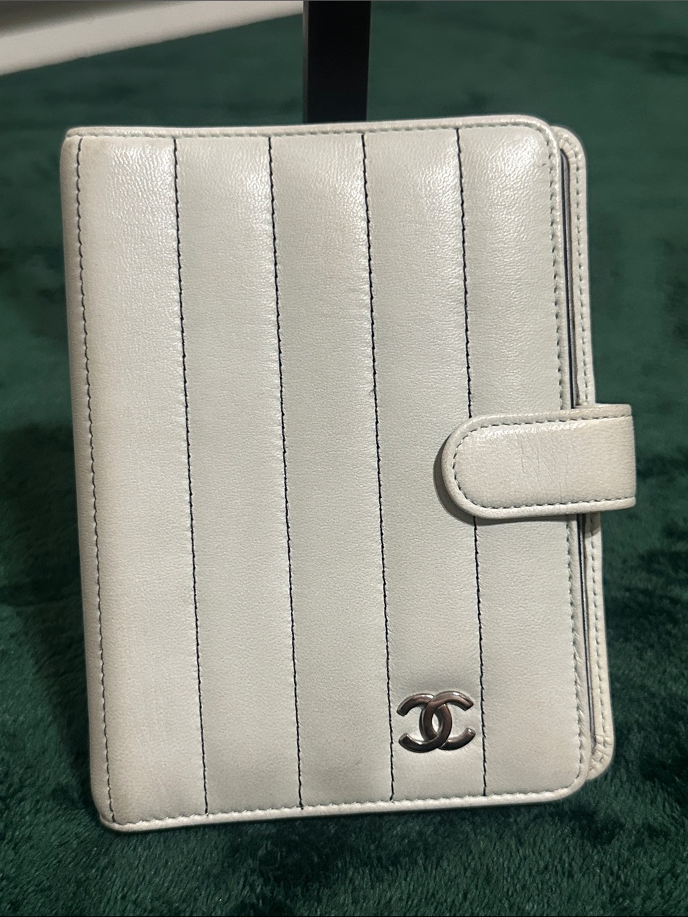 CHANEL Off-White Quilted Leather Agenda